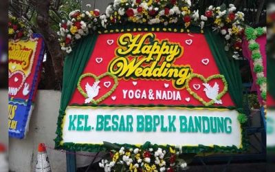 Papan Bunga Happy Wedding